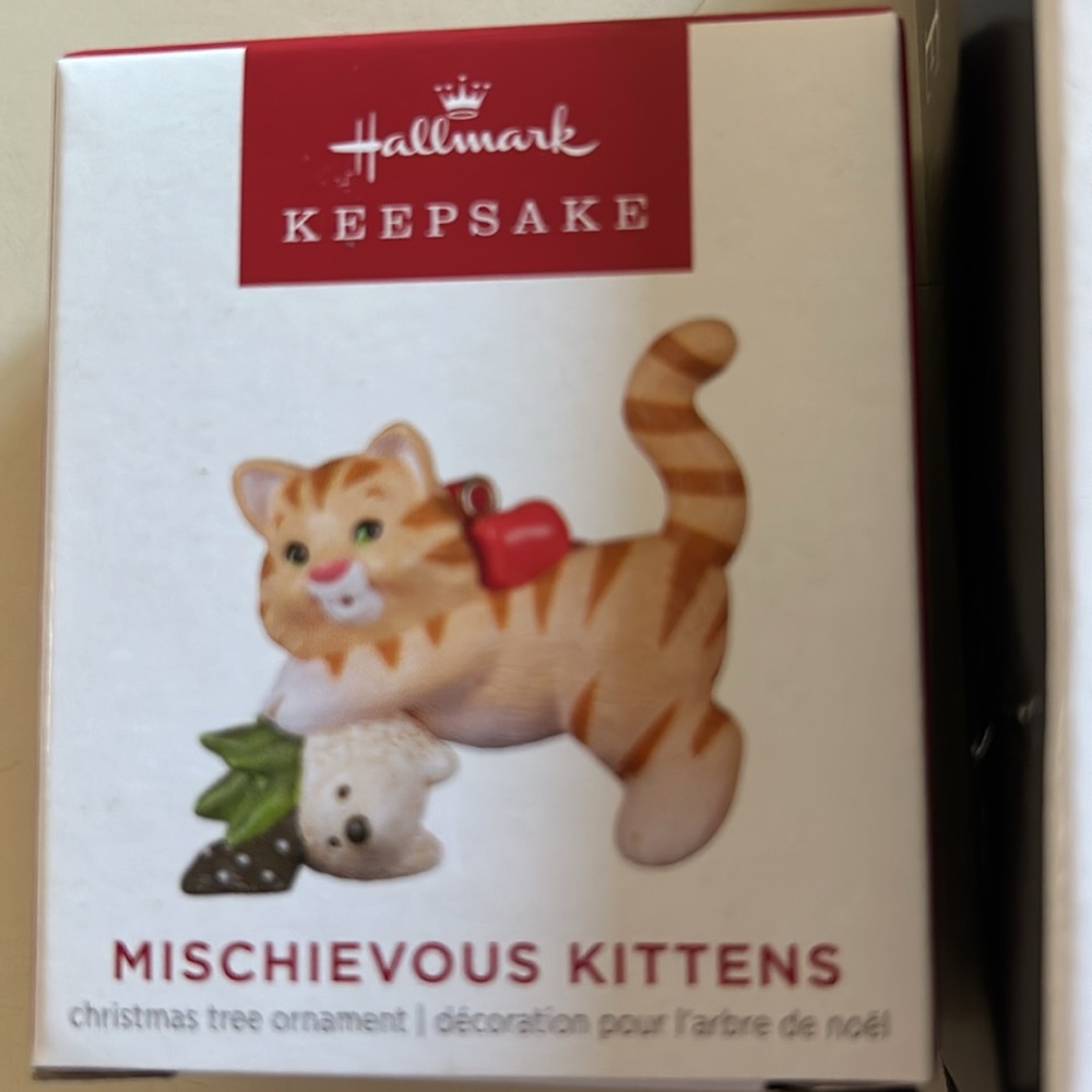 Lot of nine hallmark keepsake Christmas tree ornaments 2022 - Picture 2 of 10